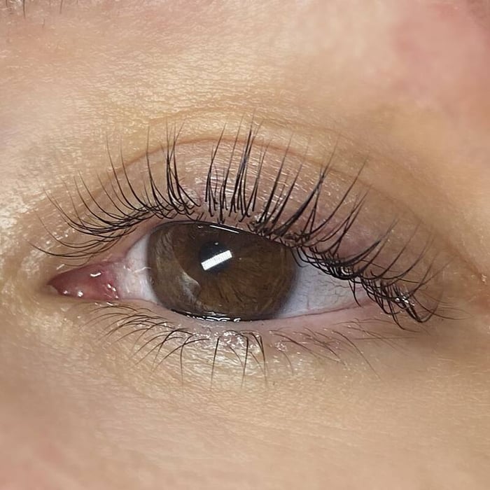 LASH LIFT & TINT image